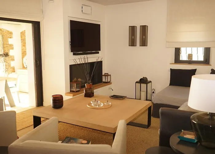 Les Cades Villa *