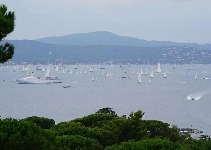 Les Cades Villa *